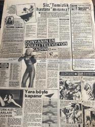 HÜRRİYET GAZETESİ HÜRRİYET KELEBEK GAZETESİ KELEBEK 2 GAZETESİ DOĞUM GÜNÜ GAZETESİ - 25 MAYIS 1984 - İktidara Karşı Kokteyl - Kenan Evren - Melek Fırat - Ahmet Taner Kışlalı - Hasan Fehmi Güneş - Güven Erkaya - Turgut Özal - Özal Gazetecilerle - Turgut Özal - Gazeteciler - Parlamento Muhabirlerinin Balosu - Turan Güneş - Nadir Nadi - Turgut Özal - Devlet Bakanının Yemeği - Mesut Yılmaz - Aslı Sağkan - Gülçin Güngör - Dr. Osman Durmuş - Dr. Zeki Şahin - Mustafa Üstündağ - Prof. Dr. Ali Esin - İletişim Araçlarında Türkçenin Kullanılması Semineri - Uğur Dündar - Özdemir İnce - Melek Fırat - Doğan Hızlan - Muammer Sun - Mehmet Ali Kışlalı - Hüseyin Baş - Mehmet Ali Birand - Nadir Nadi - Sami Kohen - Altan Öymen - Muhalefet Kokteyli - Erdal İnönü - Deniz Baykal - ANAP Kokteyli - Mehmet Ali Yılmaz - Semra Özal - ANKARA KOLEJİNİN KURU FASULYE GÜNÜ - Şafak Aygül - Belma Akçura - Serpil Yılmaz - Gülay Alphan - Asuman Kafaoğlu - Sedef Kabaş - Gülten Ülker - Derya Sazak - Selim Sabit - Işık Kansu