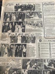HÜRRİYET GAZETESİ HÜRRİYET KELEBEK GAZETESİ KELEBEK 2 GAZETESİ DOĞUM GÜNÜ GAZETESİ - 25 MAYIS 1984 - İktidara Karşı Kokteyl - Kenan Evren - Melek Fırat - Ahmet Taner Kışlalı - Hasan Fehmi Güneş - Güven Erkaya - Turgut Özal - Özal Gazetecilerle - Turgut Özal - Gazeteciler - Parlamento Muhabirlerinin Balosu - Turan Güneş - Nadir Nadi - Turgut Özal - Devlet Bakanının Yemeği - Mesut Yılmaz - Aslı Sağkan - Gülçin Güngör - Dr. Osman Durmuş - Dr. Zeki Şahin - Mustafa Üstündağ - Prof. Dr. Ali Esin - İletişim Araçlarında Türkçenin Kullanılması Semineri - Uğur Dündar - Özdemir İnce - Melek Fırat - Doğan Hızlan - Muammer Sun - Mehmet Ali Kışlalı - Hüseyin Baş - Mehmet Ali Birand - Nadir Nadi - Sami Kohen - Altan Öymen - Muhalefet Kokteyli - Erdal İnönü - Deniz Baykal - ANAP Kokteyli - Mehmet Ali Yılmaz - Semra Özal - ANKARA KOLEJİNİN KURU FASULYE GÜNÜ - Şafak Aygül - Belma Akçura - Serpil Yılmaz - Gülay Alphan - Asuman Kafaoğlu - Sedef Kabaş - Gülten Ülker - Derya Sazak - Selim Sabit - Işık Kansu