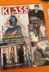 KLASS DERGİSİ - OCAK 2013 -   CAN ALKIMS – ŞEYMA SUBAŞI – ARZU SABANCI – AYLİN TAHİNCİOĞLU – MAYA PORTAKAL – LÜTFÜ SAPMAZ – REVNA DEMİRÖREN – BEYHAN BAĞIŞ – OYA ECZACIBAŞI – BÜLENT ECZACIBAŞI – RANA ERKAN TABANCA – RAFİ PORTAKAL – MAYA PORTAKAL – HALUK AKAKÇE – RAHMİ AKSUNGUR – KORAY ARİŞ – OSMAN DİNÇ – BURCU PERÇİN – GÜLAY SEMERCİOĞLU – ARZU BAŞARAN – FATMA TÜLİN – KADİR TOPBAŞ – NEZİH BARUT – BERRAK BARUT – TEKİN SEYREKOĞLU – BUĞRA ÖKTEM – PATEK PEKSEN – FİLİZ TÖZÜM AYYILDIZ – NESLİŞAH ALKOÇLAR – GÜLŞAH ALKOÇLAR – ASLIŞAH ALKOÇLAR – EBRU KOHEN – LEYLA ALATON – ROY İŞLER – CAROLINE İŞLER – NORAYR İŞLER – SİREN ERTAN – SERAP KAPTANOĞLU – MERAL YAZICI – REYHAN ÇİFTÇİ – BAHAR ŞER – TUBA PEKSAYAR – FİGEN KİRAL – ÖZLEM GÜSAR – ZEYNEP ÜSTÜNET – HİLYA ELEMUR – BURCU HANİF – JÜLİDE ÖNENGÜT – EDA GENCEBAY – ESRA ÖZTÜRK – SEMA GÜRAL – HEDİYE GÜRAL – FERHUNDE VERDİ – DJANE FLORI – YILMAZ ULUSOY – SERAP ULUSOY – MEHMET YILMAZ ULUSOY – DİDEM YILMAZTÜRK ULUSOY – ŞENAY AKAY – MEHMET   - 460 SAYFA