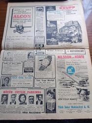 Cumhuriyet Gazetesi - 27 Temmuz 1952 -  Tuhaf Bir Hürriyet Anlayışı Yazan Nadir Nadi Başmakale - Mısır Kralı Faruk Tahtta Feragat Etti - Dünkü Güreşler Bizim İçin Çok Talihsiz Geçti - Futbolda Macar Milli Takımına 7 1 Mağlup Olduk Fotoğrafı - Ucuz Evlerden 154 ünün İnşaatı Tamamlandı - Rüyam Kotrası Salıya Geliyor - Hayvan Çiftliği Yazan George Orwel Tercüme Halide Edip Yazı Dizisi - Rüyam Atlantiği Nasıl Geçti Yazan Vedad Abud Yazı Dizisi - Hamiyet Yüceses ve Hacer Buluş Beşiktaş Bahçesinde - Ruh Gurbetinde Yazan Kerime Nadir Yazı Dizisi - İran'da Musaddık Kabinesini Kurdu - Kore'de Müzakereler Yeniden Kesildi - Müzeyyen Senar Saime Sinan Ve Radife Erten Cağaloğlu Çiftesaraylar Bahçesinde - Üstad Münir Nurettin Selçuk Küçük Çiftlik Parkında - Salahaddin Pınar Perihan Altındağ Sözeri Küçük Çiftlik Parkında