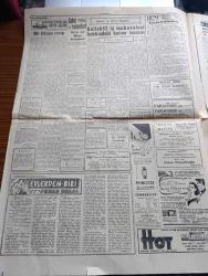 Cumhuriyet Gazetesi - 12 Şubat 1960 - Aman Dikkat Yazan Nadir Nadi Başmakale - Başbakan Adnan Menderes Maraş'a Gitti Bugün Orada Konuşacak - Kıbrıs Adasının Bağımsızlığı Mayıstan Önce İlan Edilemeyecek - Carly Chesman İdamdan Kurtulacak Mı - Kim Dergisi Yazarlarından Kim Birgit Saldırıya Uğradı - Florya Sahil Yolunda Yapılacak Kültür Parkının Maketi - Bir Savcı Saidi Nursi'nin Risalei Nur'unun Camilerde Okutulmasında Mahzur Olmadığını Bildirmiş - Evlerden Biri Yazan Orhan Kemal Yazı Dizisi - Küçük Peyk'in Büyük Gazası Yazan A. Cemalettin Saraçoğlu - Irak'ta Komünistlerle Kasımın Arası Açıldı - Fidel Castronun Muhalifleri 1163 Yıl Yatacak - Bilmem Ki Yazan Burhan Felek - Resimli Roman Bir Çiçekle Yaz Olmaz Yazan Ve Çizen Salih Erimez - Sahipsiz Ülke Antarktik - İstanbul Ankara Radyosu Programı - Lale Tiyatrosunun Makus Talihi Nihayet Yenildi Yazan Lütfi Ay - VIII. Kış Olimpiyatları - 2. Şampiyon Bu Hafta Karşılaşıyor Türk Darüşşafaka Bulgar Levski - Spor Toto İdare Heyeti Belli Oldu