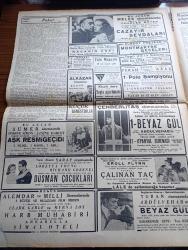 Cumhuriyet Gazetesi - 13  Birincikanun (Aralık) 1939 - Harbin Sebepleri Ve Sulhun Hedefleri Yazan Yunus Nadi Başmakale - Ruslar Finlandiya Bir Buçuk Milyon Asker Sevkediyor - Finler Tarafından Tahkim Edilen Aland Adaları Limanlarından Bir Görünüş - Başvekilimiz Refik Saydam Dün Mühim Bir Nutukla Tasarruf Haftasını Açtı - Sovyet Rusya Sulh Teklifine Red Cevabı Verdi - Denizlerde Muharebe - Harp Cephesinde Almanların Yaptığı Taarruz Püskürtüldü - Ben Casus Değilim Yazan Server Bedi Yazı Dizisi - Yılbaşı Piyangosuna Ait Biletler Satışa Çıktı - Meşhur Sinema Artisti Douglas Fairbanks Kalp Sektesinden Öldü - Yugoslavyada Komünistlere Karşı Mücadele - Küçük Hikaye Poker Yazan Peride - Beyaz Gül Filmin Çemberlitaş Sinemasında - Racanın Aşkı - Yugoslavya Takımı Bugün Pera İle Karşılaşıyor - Balkan Güreş Şampiyonası İstanbul'da Yapılacak - Piyango Kraliçesi Nimet Abla - İzmirli Meliha Bu Akşam Taksim Kristalde