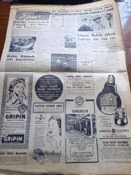 Cumhuriyet Gazetesi - 1 Kasım 1957 - Büyük Millet Meclisi Bugün Açılıyor -  Kastamonu'da Müessif Hadiseler Cereyan Etti - İki CHP'li Vatandaş Tabanca Kurşunu İle Yaralandı - Demokrat Parti Grubu Dün Adaylarını Seçti - Cumhurbaşkanlığına Celal Bayar Meclis Reisliğine De Refik Koraltan Manşet Gösterildi - Devlet Bakanı Emin Kalafatın Dünkü Basın Konferansı Fotoğraf - İsmet İnönü Radyoyu İtham Etti - Osman Bölükbaşının Tahliye Talebi Dün Reddedildi - Ankara Belediye Başkanı Orhan Eren'e İşten El Çektirildi - Kıbrıs'ta Tedhişçiler Bir Rumu Yaraladı - Yorulan Mankenler Fotoğrafı - 20 Liraya Bir Yahudi Nakleden M. Kenan Kan Yazı Dizisi - Suriye Birleşmiş Milletlerde Yeni Güçlükler Çıkarıyor - NATO Toplantısı Yazan Ömer Sami Coşar - İşin Temeli Sakat Yazan Burhan Felek - Film Yıldızı Gülderen Ece Puro Tuvalet Sabunu Kullanıyor - İngiliz Hükümeti Hidrojen Bombasıyla Harbin Ne Demek Olduğunu Açıkladı - İstanbul Belediyesi Şehir Tiyatroları Dram Kısmında Kahvehane Piyesi - Tekseçici Eşfak Aykaç