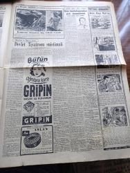 Cumhuriyet Gazetesi - 3 Ekim 1953 - Türk Fransız Dostluğu Ve İttifakı Cumhuriyet Başmakale - Fransız Başbakanı Laniel İle Müzakereler - Cumhurbaşkanı Celal Bayar Fransız Başbakanını Kabul Etti Fotoğraf - Mavi Kuvvetleri Dün Çorluyu İşgal Etti Fotoğraf - Amerika Rusya Paktı Mı - Harika Su Partisi Unvanını Kazanan Florence Chadwick Boğazda Yüzerken Fotoğrafı - Harika Çocuk İdil Biret Fotoğrafı - Necmettin Sadak'ın Cenazesi Dün Törenle Defnedildi Fotoğrafı - Lizbon Cerrahi Kongresi Yazan Ordinaryüs Profesör Doktor Kazım İsmail Gürkan - Beyaz Köşkte Oturanlar Yazan Rikkat Köknar Yazı Dizisi - Kore'deki Tarafsızlar Yazan Ömer Sami Coşar - Esnafın Öğle Tatili Yazan Burhan Felek Köşe Yazısı - Artist Esther Williams'ın Bir Kız Çocuğu Oldu - Fenerbahçe Takımı Bugün İngiltere'ye Gidiyor - İstanbul Ankara Radyosu Programı - Haçlı Seferi Filmi Bugün Saray Ve Tan Sinemasında - Resimli Roman Bolo Paşa Vakası Yazan Pierre Gordeaux - 3 Saatte Kurulan 50 Bin Parçalı Hastane - Steyr Otobüs