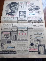 Cumhuriyet Gazetesi - 3 Ekim 1953 - Türk Fransız Dostluğu Ve İttifakı Cumhuriyet Başmakale - Fransız Başbakanı Laniel İle Müzakereler - Cumhurbaşkanı Celal Bayar Fransız Başbakanını Kabul Etti Fotoğraf - Mavi Kuvvetleri Dün Çorluyu İşgal Etti Fotoğraf - Amerika Rusya Paktı Mı - Harika Su Partisi Unvanını Kazanan Florence Chadwick Boğazda Yüzerken Fotoğrafı - Harika Çocuk İdil Biret Fotoğrafı - Necmettin Sadak'ın Cenazesi Dün Törenle Defnedildi Fotoğrafı - Lizbon Cerrahi Kongresi Yazan Ordinaryüs Profesör Doktor Kazım İsmail Gürkan - Beyaz Köşkte Oturanlar Yazan Rikkat Köknar Yazı Dizisi - Kore'deki Tarafsızlar Yazan Ömer Sami Coşar - Esnafın Öğle Tatili Yazan Burhan Felek Köşe Yazısı - Artist Esther Williams'ın Bir Kız Çocuğu Oldu - Fenerbahçe Takımı Bugün İngiltere'ye Gidiyor - İstanbul Ankara Radyosu Programı - Haçlı Seferi Filmi Bugün Saray Ve Tan Sinemasında - Resimli Roman Bolo Paşa Vakası Yazan Pierre Gordeaux - 3 Saatte Kurulan 50 Bin Parçalı Hastane - Steyr Otobüs
