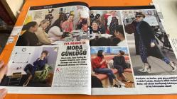 HELLO! DERGİSİ -  28MART - 3 NİSAN -     ARIANA ROCKEFELLER - MATTHEW BUCKLIN - NAZLI KURBANZADE - ALİ SUNAL - EMILY RATAJKOWSKI - CHARLOTTE CASIRAGHI - DIMITRI RASSAM - BATUR - BURCU ZİYAL - EMRE ZİYAL - EVA MENDES - RYAN GOSLING - EVA CHEN - DAVID ROCKEFELLER - JOHN D. ROCKEFELLER - CAMILLA ROCKEFELLER - ESMERALDA GOSLING - AMADA GOSLING - KEMAL GEÇER - FRANK KAISER - ROBERT EMANN - GEORG BIRGELEN - OLIVER KAHN - WOLFGANG PUCK - MUSTAFA CANTÜRK - TUNCAY AŞÇI - YONCA EVCİMİK - İBRAHİM TORAMAN - DOĞUŞ ÇABAKÇOR - YÖNTEM AKMEN İNANÇ - FULYA SEVER - ÖZGÜR MASUR - BADE İŞÇİL - HİLAL ŞENDUR - BÜŞRA DEVELİ - YASEMİN ÖZİLHAN - EZGİ MOLA - ÖZGE ULUSOY - SİNEM ÖZTÜRK - HAZAL KAYA - DENİZ MARŞAN - HATİCE ŞENDİL SAĞYAŞAR - METİN HARA - GÜNEŞ MUTLU MAVITUNCALILAR - AYŞE ARAL - CENGİZ ABAZOĞLU - İREM BOYSANOĞLU - BÜLENT KAYA - GÖKSEL MENTEŞOĞLU - GÖKAY ÇUHADAR - FİLLZ ŞAHİNKAYA - ERDAL İPEKEŞEN - MEHMET RAUF ATEŞ - EGEMEN ERKOROL - DİDEM KURUCU - NİSA ASLI ERTEN ÇOKÇA - NESLİHAN CAN -   - 114 SAYFA