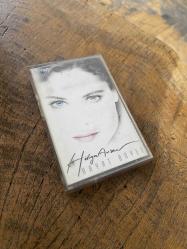 HÜLYA AVŞAR - HAYAT BÖYLE - KASET