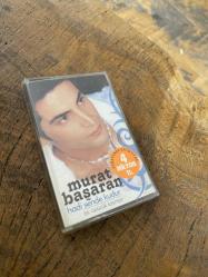 MURAT BAŞARAN - HADİ SENDE KUDUR / BİR ÖPÜCÜK KESMEZ - KASET