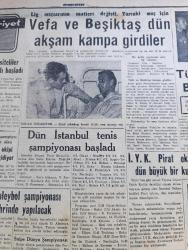 Cumhuriyet Gazetesi - 3 Eylül 1957 - Fevzi Lütfi Karaosmanoğlu Bu İktidar Değişmelidir Dedi - Meclisin Dünkü İçtimai 1 Saat 20 Dakika Sürdü - Yunanistan'ın Ankara Büyükelçisi George Pesmazoğlu Geldi Fotoğraf - Venedik Film Festivali - Dün Afgan Kralı Şerefine Askerî Bir Tatbikat Yapıldı - İstimlak İşlerinde Yolsuzluk İddiaları - Cumhuriyet Venedik Film Festivalinde Röportajı Yapan Selmi Andak - Turist Seyahat Anonim Şirketi Kuruldu - Osmanlı Bankası - Rock And Roll'den Sonra Mahkemeye - Mühürleri Alınan Muhtarlar - Emekli Sandığının Niyetleri Yazan Burhan Felek Köşe Yazısı - Ankara İstanbul Radyosu Programı - Kıbrıs Türklerinin Matem Günü İsmail Beyoğlu'nun Cenazesi - Vefa Ve Beşiktaş Dün Akşam Kampa Girdiler - Dün İstanbul Tenis Şampiyonası Başladı - Karagümrük Beylerbeyi Maçı - Türkiye Romanya Basketbol Maçı Fotoğraf - Piyale Makarna - Selmer Çocuk Bisikletleri