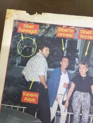 HAFTA SONU GAZETESİ, 20 EKİM 1999 - SİBEL TURNAGÖL & KEREM ALIŞIK, 2. NİKAH PAZARLIĞI - SALİH KEÇECİ - HAKAN ALTUN & NADİDE SULTAN - SİBEL, FATO'YU ÇILDIRTTI, SİBEL CAN, FATMA GİRİK - SERDAR ORTAÇ, EBRU ŞANCI - BURCU GÜRŞEN, ZİYA KÜRKÜT - EBRU ŞALLI - ASUMAN KRAUSE, KUTAY KAPUSUZ, ÇAĞLA ŞİKEL, BOZOK GÖREN - OZAN ORHON - AYSUN ERKUL - CİHAN DOĞAN -RÖPORTAJI - AHMET GÜNAY - RİTA FİNK - GÜLER SABANCI, DİLEK SABANCI, TÜRKAN SABANCI - MÜZİ KARAATA - ŞEYHMUZ TATLICI - ÖZLEM ÖNAL, ÖNAL TAŞKENT, ATİLLA-VALERİ - FUNDA KARACA - FÜSUN ACUN - ERTUĞRUL ÖZKÖK - SUAT EKİZ, BORA ENGİN - AYHAN IŞIK - SADRİ ALIŞIK - GÜLBEN ERGEN - CENK EREN - CEM YILMAZ - BROOKE SHİELDS - AL BANO, ROMINA POWER - AJDA PEKKAN, EBRU GÜNDEŞ - SOPHIA LOREN - SUTYEN SAVAŞINI HÜLYA AVŞAR KAZANDI - (20 SAYFA EKSİKSİZ)