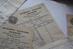 SATRANÇ DÜNYA ŞAMPİYONUN TUTTUGU NOTLAR DETAYLAR RESIMLERDE (DELİKLİ RAF KUTU