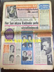 HAFTA SONU GAZETESİ, 2 MAYIS 1968 - ( İÇ SAYFALAR YOK, TOPLAM 4 SAYFA) - TRT YENİ BİR KARAR ALDI, HER SANATÇIYA SAHNEDE ŞARKI SÖYLETİLMEYECEK - AYTEN ALPMAN, RÜÇHAN ÇAMAY, ERTAN ANAPA - TÜRK MÜZİĞİ BESTECİLERİ SENDİKA KURUYOR, YILDIRIM GÜRSES, AYHAN ÖZIŞIK - SELMA GÜNERİ'NİN 6 ŞARKISI REDDEDİLDİ - BERKANT - MENDERES İÇİN AYHAN AYDAN PLAK YAPACAK - YILMAZ GÜNEY NEBAHAT ÇEHRE'Yİ TEKRAR ANNESİNDEN İSTEYECEK - CEM KARACA ve APAŞLAR MÜZİKAL FİLM ÇEVİRİYOR - COŞKUN PLAK, ANTENLER - NESRİN SİPAHI'YE BİR AÇIK MEKTUP - HÜLYA KOÇYİĞİT & SELİM SOYDAN - SİYASAL BİLGİLERDEKİ PARTİYİ POLİS KORUDU - NURİ SESİGÜZEL'İN HEYKELİ DİKİLECEK - ALTAN KARINDAŞ