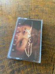 EMEL - HOVARDA - KASET