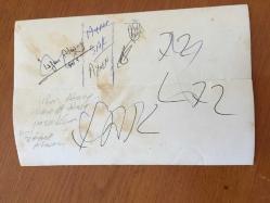 İRFAN ATASOY'UN ORİJİNAL FOTOĞRAFI - 18 x 12 cm EBADINDA -  (AÇIKLAMAYI OKUYUNUZ) - İRFAN ATASOY, EŞİ HAMİYET YANKI ATASOY ve BEBEKLERİ ZEYNEP ATASOY'LA ÇEKİLMİŞ BİR FOTOĞRAF