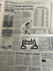 SABAH EKONOMİ GAZETESİ SABAH DOĞUM GÜNÜ GAZETESİ - 13 HAZİRAN 1992 - Aral, Şeker Fabrikaları’nı dava ediyor-Bakan Oral: Tekel’e zam yok-Tekstilde meydan okuyacağız-Bayram fıkrası-Asil Nadir’den 3 kuruşluk teklif-Fransızlar bizi çok sevdi-Arefe günü çıkagelen icra, Halit Narin’in bayramını berbat etti-Atilla Dişbudak-Halit Narin-Zordaki Nasaş’a milyarlık basketçi-Ercan İnan-İstanbul’da yeni bir konut seferberliği-Bayram Başaran-Elginkan’ın “El”i ile Bosch’un “Bo”su birleşti-Özbekistan altınlarını saklayacak-Mehmet Çetingüleç-Nissan, Altima ile iddialı-Enflasyonu etkileyen faktörler-Kastelli’ye Borsa’nın kapıları kapalı-Ersan İnan-Tahvile hareket gözüküyor-Paris’te bir borsa, Paris kadar güzel-Borsa’daki para birden bollaştı-Mevduat kısa vadeyi seviyor-Mehmet Çetingüleç-Borsa’da işlemler derinlik kazanıyor-Aracı kurumların Borsa’ya bakışı-Saadettin Ateş-Umutlu bir mola-Dikkat telefonunuz dinleniyor-Adnan Hoca’nın korkusu “Kızıl İmam”-Dadı kılıklı güzel canavar-Şelale Kadak-Turan Erol