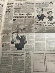 SABAH EKONOMİ GAZETESİ SABAH DOĞUM GÜNÜ GAZETESİ - 18 HAZİRAN 1992 - Ersan İnan-Adil Korkut-Osman Ulagay-Aydın Demir-Senan Erdem-Şelale Kadak-Fuat Süren-Mehmet Kıral-İshak Alaton-Hüseyin Nemli-Denizbank’a Koç Grubu talip oldu-Kennedy Ailesi’nin Türkiye’de şirketi var-MaxMara Hanımlar! Bir dünya moda devi daha geliyor-Ziraat, Akbank, İş Bankası ve Etibank dünya klasmanına girdi-“Devre mülk”ün mülksüz ortakları!-Babalar için “tık” yok!-İlaç sıkıntısı çeken SSK’dan doktor reçetesine müdahale-Çiller mi? Saracoğlu mu?-“Yes, no” demenin bedeli çok pahalı-Dövizli tahvil Demirel’e takıldı-Borsa’yı dün dolara müdahale yükseltti-Kastelli’den “aforo” kararına sert tepki-Borsanız diyor ki…-Broker gözüyle-Efe ile ilgili suç duyurusu dosyası yok oldu-Fuat Süren, oğluna danışmanlık yapıyor-Özkanlar’ın en büyük zevki briç oynamak-Paralar Kamu Fonu’na-Almanya AT’ye üç yeni tiye istiyor-Özelleştirme politikaları-Vakıfbank’ın kredi limiti 20 milyon-Demire zam geldi-Rusya, Dünya Bankası’na katıldı