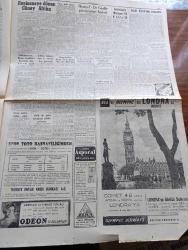 Cumhuriyet Gazetesi - 25 Mart 1960 - Yeni Dış Ticaret Rejimi Mutlaka Haziran Ayı İçinde İlan Edilecek - Milletlerarası Basın Enstitüsü Kongresi Dün Tokyo'da Açıldı - Saidi Kürdi'nin Cenazesi Dün Urfa'da Defnedildi - İsmet İnönü Ve Pakistan Günü - Talebeler Vilayetçe İzin Verilmediği Halde Toplanacaklar - Kleopatra Filminde Figüranlık İsteyen Antalyalı Kızlar - Bayram Hazırlıkları Fotoğraf - Kadir Gecesi İçin Sinemalar da Kapandı - Evlerden Biri Yazan Orhan Kemal Yazı Dizisi - Bayram Günleri Bayram Gazetesi Çıkacak- Irak'ta Milliyetçiler İle Kürtler Çarpıştılar - Din Ve Ahlak Yazan Burhan Felek Köşe Yazısı - Metropolitan Operasının Üç Yıllık Ömrü Kaldı - Resimli Roman Başkasının Günahı Çizen Yves Sayol - Sarı Köpek Yazan George Simenon Yazı Dizisi - Galatasaraylı Erdoğan Atlı oğlunun Oğlu Oldu - Yeni Atletizm Ajanı Eşref Aydın Dedi Ki Atletizmde Hamle Gayemiz Olacaktır - Genç Milli Takım Fotoğraf - Emekli Hakem Feridun Kılıç Dün Vefat Etti - İzmir'de Toto Hasılatı 42.197 - Kodak Makine