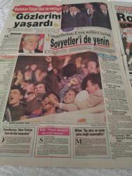 FOTOSPOR GAZETESİ - DOĞUM GÜNÜ GAZETESİ-25 Ekim 1989-Turgut Özal-Kenan Evren-Veselinoviç-Herbert Held-Gordon Milne-Özarslan-İnönü-Ziya Demirel-Denktas-Süleyman Ateş-Tanju Çolak-Alpaslan Eratlı-Osman Denizci-Nurul Öztekin-Tunç Tectemer-Ahmet Çetin-Halit Kıvanç-Derya Saraçoğlu-Ahmet Ceyhan-Turgay Karabulak-Engin Özerhun-Yiğiter Uluğ-Kenan Ererçtingöz-Rıdvan Dilmen-Feyyaz Uçar-Jupp Derwall-Ercan Taner-Herbert Neumann-Hickersberger-Evire çevire yendik-Biz bu Avusturya’yı yeneriz-Gözlerim yaşardı-Sovyetler’i de yenin-Son yılların en iyi futbolu-Ezerek yendik işte-Milli Takım’a bravo-Altın çocuklar-Ne işimiz var Londra’da-Bizim işimiz Viyana’da-Yine tarih yazdık-Rıdvan’ı Tanju sandılar-Bu zafer yakıştı-Büyükler büyük oynar-Galatasaray’ın gücü yetmedi-Eczacı idmanı 3-0-Saray avantajlı-Fotospor Tanı’yı da yendi-Efes Pilsen fırtına gibi-Ridvan: Verdiğim sözü tuttum-Risk zafer getirdi-Bu çocuklar Roma’ya gider
