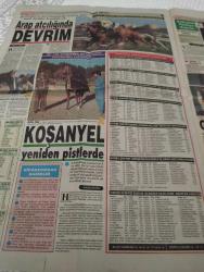 FOTOSPOR GAZETESİ - DOĞUM GÜNÜ GAZETESİ-25 Ekim 1989-Turgut Özal-Kenan Evren-Veselinoviç-Herbert Held-Gordon Milne-Özarslan-İnönü-Ziya Demirel-Denktas-Süleyman Ateş-Tanju Çolak-Alpaslan Eratlı-Osman Denizci-Nurul Öztekin-Tunç Tectemer-Ahmet Çetin-Halit Kıvanç-Derya Saraçoğlu-Ahmet Ceyhan-Turgay Karabulak-Engin Özerhun-Yiğiter Uluğ-Kenan Ererçtingöz-Rıdvan Dilmen-Feyyaz Uçar-Jupp Derwall-Ercan Taner-Herbert Neumann-Hickersberger-Evire çevire yendik-Biz bu Avusturya’yı yeneriz-Gözlerim yaşardı-Sovyetler’i de yenin-Son yılların en iyi futbolu-Ezerek yendik işte-Milli Takım’a bravo-Altın çocuklar-Ne işimiz var Londra’da-Bizim işimiz Viyana’da-Yine tarih yazdık-Rıdvan’ı Tanju sandılar-Bu zafer yakıştı-Büyükler büyük oynar-Galatasaray’ın gücü yetmedi-Eczacı idmanı 3-0-Saray avantajlı-Fotospor Tanı’yı da yendi-Efes Pilsen fırtına gibi-Ridvan: Verdiğim sözü tuttum-Risk zafer getirdi-Bu çocuklar Roma’ya gider