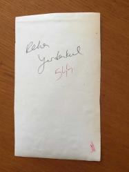 YEŞİLÇAM'IN USTA OYUNCUSU REHA YURDAKUL'UN ORİJİNAL FOTOĞRAFI - 16 x 10 cm EBADINDA - REHA YURDAKUL 1960'LARDA TAKIM ELBİSELİ OLARAK DÜŞÜNÜRKEN