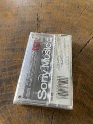 JULIA ROBERTS - MY BEST FRIEND'S WEDDING - (MUSIC FROM THE MOTION PICTURE) - KASET (JELATİNİNDE)