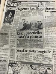 Fotomaç Spor Gazetesi - 17 OCAK 1992 - Tugay Kerimoğlu-Tanju Çolak-Engin İpekoğlu-Fadil Vokri-Richard Kingson-Franz Beckenbauer-Franz Venglos-Can Tanyarı-Süleyman Rodop-Adnan Polat-Ergun Gürsoy-Fatih Terim-Bülent Korkmaz-Hakan Ünsal-Erdal Keser-Mehmet Özgül-Sadık Salman-Cem Pamiroğlu-Turgay Seren-Sercan Görgülü-Levent Topsakal-Larry Spriggs-Jackie Joyner-Dobromir Dobrovolski-Ioan Sabău-Traore Yaya-Nii Lamptey-Rıdvan Dilmen-Şota Arveladze-Arçil Arveladze-Sepp Piontek-Orhan Ayhan-Alpaslan Eratlı-Turgay Kose-Toni Schumacher-Marek Bakoš-Yaşar Duran-İlhan Cavcav-Bartu Sezer-Vokri sakatlandı-Tanju:Piontek gidici-Engin ve Vokri sakatlandı-Tugay yüzakımız-Gözler Koparan’a çevrildi-Denizli taktiği değiştirdi-Kartal ciddi ciddi-Galatasaray Ada’yı salladı-Fener derbi tanımaz-Venglos’tan İmparator’a övgü-Cim-Bom yabancılardan dertli-Fenerbahçe yönetimi yumuşuyor-Rıdvan için Özal arabulucu-Şimşek’te buzlar eriyor-Marek Zaglebıe’yi sırtında taşıyor-Gana iddialı-Zambia’ya dikkat-Sabau en iyi yabancı