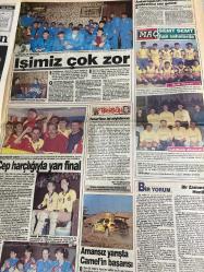 Fotomaç Spor Gazetesi - 17 OCAK 1992 - Tugay Kerimoğlu-Tanju Çolak-Engin İpekoğlu-Fadil Vokri-Richard Kingson-Franz Beckenbauer-Franz Venglos-Can Tanyarı-Süleyman Rodop-Adnan Polat-Ergun Gürsoy-Fatih Terim-Bülent Korkmaz-Hakan Ünsal-Erdal Keser-Mehmet Özgül-Sadık Salman-Cem Pamiroğlu-Turgay Seren-Sercan Görgülü-Levent Topsakal-Larry Spriggs-Jackie Joyner-Dobromir Dobrovolski-Ioan Sabău-Traore Yaya-Nii Lamptey-Rıdvan Dilmen-Şota Arveladze-Arçil Arveladze-Sepp Piontek-Orhan Ayhan-Alpaslan Eratlı-Turgay Kose-Toni Schumacher-Marek Bakoš-Yaşar Duran-İlhan Cavcav-Bartu Sezer-Vokri sakatlandı-Tanju:Piontek gidici-Engin ve Vokri sakatlandı-Tugay yüzakımız-Gözler Koparan’a çevrildi-Denizli taktiği değiştirdi-Kartal ciddi ciddi-Galatasaray Ada’yı salladı-Fener derbi tanımaz-Venglos’tan İmparator’a övgü-Cim-Bom yabancılardan dertli-Fenerbahçe yönetimi yumuşuyor-Rıdvan için Özal arabulucu-Şimşek’te buzlar eriyor-Marek Zaglebıe’yi sırtında taşıyor-Gana iddialı-Zambia’ya dikkat-Sabau en iyi yabancı