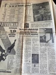 HÜRRİYET GAZETESİ HÜRRİYET PAZAR EXTRA 2 GAZETESİ DOĞUM GÜNÜ GAZETESİ - 24 NİSAN 1966 - Bizimkiler - Fatoş - Güngörmüşler - Kemal Bisalman - Filistu - Sultan Abdülhamid - Cariye Filistu - P. Rosset - Rosset - M. M. Elise - Dr. Rosset - Cennet - Murat Yıldırım - Şah Rıza - Prens Rıza - Prenses Kıyam - Atatürk - Gripin - Bernard Gaubel - S. Rosset - İyi bir ev hanımı mısınız - Bu tılsımlı yakut yüzüğü parmağında taşıyana kimse fenalık yapamaz - Her milletin kadın tipi başka - Anne ben nasıl dünyaya geldim - Şekerli ve hamurlu yiyeceklerden kaçınız - Kalori mühim değil - Erkekler eşlerine yalan söylemeli mi - Bir kraliçe olmak zor - Adale ağrılarına karşı - Cevapsız kalan çeşitli sualler çocuğu kötü meraka sürüklüyor - Kadınlarda ideal vücut ölçüleri - Bir milletin kadın tipi başka - Bu listeyi mutlaka mutfağınıza asın - Rejim size neler kazandıracak - Kendini şişman gören kadının zayıflama rejimi çok yavaş olmalı sarsılmamalı ve mutlaka doktor kontrolünde olmalıdır