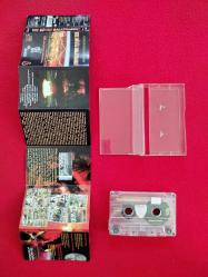 Galatasaray Kaset - Tek Büyük Galatasaray - Yüzyılın Taraftar Albümü (Saldırın, Pınarbaşı ,Warchant-Kızıldereli Savaş Marşı, Zıpla Zıpla, Arma İçin, Sen Sarıyla Kırmızı....)