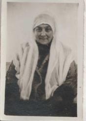 Efemera - 1950 Lİ YILLAR BAŞÖRTÜLÜ TEYZE NİNE GÖRSELLİ SİYAH BEYAZ FOTOĞRAF - kitantik - kitaLog