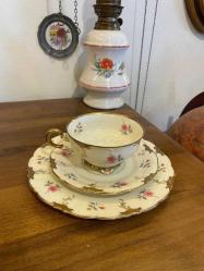 Antika damgalı fincan