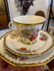 Antika damgalı fincan