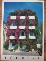 Türkiyede bir bina Penci Color Yayınevi Kartpostal 18 x12 ebatında