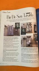 INSTYLE HOME DERGİSİ - DONATELLA VERSACE – SERKAN ALTUNORAK – AYŞENUR AKSOY – FATİH AKSOY – OLIVIA WILDE – DEMET KUTLUAY – SERRA ERENER – DENİZ AKGÜLLÜ OMAY – ZAC POSEN – YAZ KUTLUAY – DEFNE SAMYELİ TALU – ESİN MARAŞLIOĞLU – RAŞİT KARAASLAN - GÖSTERİŞLİ, MİNİMAL VE NATÜREL BANYO STİLLERİ – DONATELLA VERSACE’NİN MİLANO’DAKİ EVİ – DERİ MOBİLYA VE AKSESUARLARLA DEKORASYON – EVDE MÜZİK SİSTEMİ KURMANIN İNCELİKLERİ – STUDIO NOMMO İLE “AYDEDE’DEN HİKAYELER” STİCKER SERİSİ – YAZBÜKEY MARKASI VE AKSESUAR TASARIMLARI – MAMA: RUMELİ HİSARI’NDA YENİ BİR MEKAN – AUTOBAN MİMARLIK’TAN LATİN SICAKLIĞINDA DEKOR – RAŞİT KARAASLAN’DAN “SİNİ” SEHPA TASARIMI – VINTAGE DÖNEMİ ELEKTRİK SÜPÜRGELERİ – HAYVAN FİGÜRLERİYLE MASALSI TASARIMLAR – İKİ FARKLI BÜTÇEYLE ÇALIŞMA KÖŞELERİ – ZİGON SEHPALAR, VARAKLI OBJELER, AYNALAR, ABAJURLAR -    -  210 SAYFA