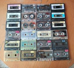 24 ADET KARIŞIK KASET LOTU * SEZEN AKSU, ÇELİK, MFÖ, ZÜLFÜ LİVANELİ, NÜKHET DURU, NİLÜFER, SEDA SAYAN, ÇELİK, IŞIN KARACA, SERTAB ERENER, SERDA ORTAÇ, DENİZ SEKİ