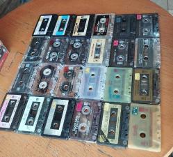 24 ADET KARIŞIK KASET LOTU * SEZEN AKSU, ÇELİK, MFÖ, ZÜLFÜ LİVANELİ, NÜKHET DURU, NİLÜFER, SEDA SAYAN, ÇELİK, IŞIN KARACA, SERTAB ERENER, SERDA ORTAÇ, DENİZ SEKİ