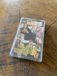 KADİR TAPUCU - ŞEYTAN DİYORKİ - KASET (JELATİNİNDE)