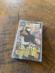 KADİR TAPUCU - ŞEYTAN DİYORKİ - KASET (JELATİNİNDE)