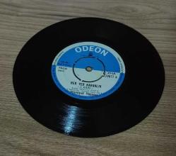 HAMİYET YÜCESES-HER YER KARANLIK