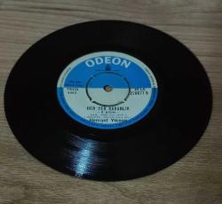 HAMİYET YÜCESES-HER YER KARANLIK