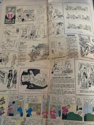 HÜRRİYET GAZETESİ HÜRRİYET PAZAR EXTRA 2 GAZETESİ DOĞUM GÜNÜ GAZETESİ  - 13 MART 1966 - Bizimkiler - Fatoş - Güngörmüşler - Kemal Bisalman -Marc Perret - P. Rosset - Chevalier - Thibaut - Yasef Nassi - Sigara öldürüyor - Hapise girip çıkmış adama kim iş verir - Aşk rüyaları sizi korkutmasın - Sigara içmeyen bir insan neler kazanır - Sigara içen insanda şişmanlık tehlikesi oluşur - Sigara içen insanlar ne gibi bedeller öder - Tanınmış Fransız doktoru Thibaut’un yaptığı tıbbi inceleme ve açıklama - Bir serseri ile yapılan röportaj - Evli insanların gördüğü aşk rüyaları bir sadakatsizliğin delili olur mu - Tarihin bir yaprağı - Yasef Nassi nasıl Kıbrıs Kralı oldu