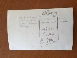 BESTECİ ve ŞARKICI ALPAY'IN ORİJİNAL FOTOĞRAFI (Ahmet Alpay Nazikoğlu) - 18 x 12 cm EBADINDA - ALPAY, İLK DEFA 6 YAŞINDA SAHNEYE ÇIKAN KÜÇÜK ŞARKIC LALE ÖZ'Ü KUCAĞINDA TUTARKEN