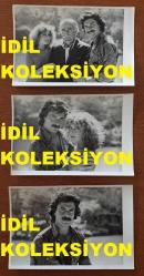 YEŞİLÇAM'IN UNUTULMAZ OYUNCUSU YALÇIN GÜLHAN'IN ORİJİNAL 3'LÜ FOTOĞRAF SETİ - 18 x 12 cm EBADINDA - YALÇIN GÜLHAN, HULUSİ KENTMEN ve SEMA TAMER BİRLİKTE POZ VERİRLERKEN ÇEKİLMİŞ 3 FARKLI KARE, FOTOĞRAFLAR NET KALİTEDE DÖNEM BASIMDIR, ÖZEL ARŞİV