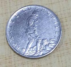 2,5 lira , 2.5 lira , 2 1/2 lira , 2½ lira , 2 buçuk lira ,  İki buçuk lira 1972