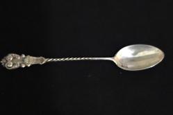 Gümüş çay kaşığı işlemeli. 800 ayar. Damgalı. 6 ad. Boy:11cm