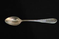 Gümüş 12 ad. 900 ayar çay tabağı.12 ad. 800 ayar çay kaşığı ve şeker tutacağı . Damgalı. Tabak Çapı 10,5 cm. kaşık boyu:10,5cm. Şeker tutacağı 12 cm.