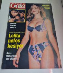 GALA DERGİSİ - 21 ŞUBAT 1999 - MELTEM CUMBUL - DUYGU DİKMENOĞLU - BARIŞ MANÇO - MEHTAP SARAÇ - ATİLLA SARAL - TÜLİN ŞAHİN - SEDA SAYAN - İZZET YILDIZHAN - PINAR ELİCE - YILMAZ ERDOĞAN - SİNAN ÇETİN - KEMAL SUNAL - METİN AKPINAR - RAFET EL ROMAN - ŞAHSENEM - ULUGBEY HEKİMOV - TOLGA SARIOĞLU - HARİKA AVCI - MICHAEL DAMIAN - JANHEEN DAMIAN - FEYZİ TUNA - FEYHAN KÖKSALAN - ÖZLEM UÇAR - DEMET SAĞIROĞLU - MUSTAFA DOĞAN - YUSUF DÜNDAR - ABDULLAH AKBULUT - LEMAN SAM - COŞKUN SABAH - ÜNAL KARDAŞ - CAN VEHBİ - SEMRA ORAL - SEMA RAMAZANOĞLU - HASAN BALKIR - HADI YÖNEY - YORGO KOSKINAS - BUZİKİ ORHAN - FIGEN OKTAR - ERDAL ACAR - BINNAZ AVES - ALİ SEFA - BURCU ERKAL - SİLVİYO HULLU - MEHMET ALİ ERBİL - CEYLAN CEYLAN - YAŞAR ALPTEKİN - AŞKENGÜL ALDİNÇ - BEYAZIT ÖZTÜRK - ÖZER ÇAHİKA - OKAN BAYÜLGEN - YALÇIN DÜMER - ZEYNO GÖNENÇ - ESRA BALAMİR - DEFNE HALMAN - SERPİL ÇALMALDI - FEYHAN KÖKSALAN - NİLÜFER KURT - ÜMİT ZAİM - GÖRKEM AKSOY - METİN ŞENTÜRK - DİDEM EROL - SİRET DERMAN - SELİN TOK - 26 SAYFA - İdil Koleksiyon