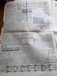 Cumhuriyet Gazetesi - 19 Kasım 1956 - Macaristan'a 200 Bin Rus Askeri Daha Giriyor - Sovyet Askerleri Peşte Sokaklarında Da Kızlara Tecavüze Başladılar - Mısır Birleşmiş Milletlerden Kanalı Temizlenmesini İstedi - Bağdat Toplantısı - Ada Rumları Hammarskjöld'ü Davet Ettiler - Olimpiyat Kafilemiz Bugün Gidiyor - Yanlış Okunan İki Kitabe Yazan Behzat Butak - Haftalık Radyo Programı - İmparator Öjeni Yazan Alain Decause Yazı Dizisi - 1956 1957 Yunus Nadi Mükafatı Şiir Müsabakası - Pazartesi Konuşmaları Yazan Bedri Rahmi Eyüboğlu - Sovyetler Birliği Komünist Partisi Birinci Sekreteri Nikita Hrutçef Batıya Tekrar Hakarette Bulundu - Kararda Mantık Payı Yazan Burhan Felek Köşe Yazısı - Otobüslerin Yeni Hareket Tarifeleri - İzmir'de Bir Amerikalı Çavuş Bir Kıza Tecavüzden Sanık - Galatasaray 3 Beyoğluspor 1 - XVI. Olimpiyat Oyunları - Celal Atik Yaşar Doğu Ve Hüseyin Erkmen Fotoğraf - Fenerbahçe Güneşi 3 0 Yendi