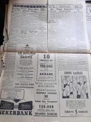 Cumhuriyet Gazetesi - 19 Kasım 1956 - Macaristan'a 200 Bin Rus Askeri Daha Giriyor - Sovyet Askerleri Peşte Sokaklarında Da Kızlara Tecavüze Başladılar - Mısır Birleşmiş Milletlerden Kanalı Temizlenmesini İstedi - Bağdat Toplantısı - Ada Rumları Hammarskjöld'ü Davet Ettiler - Olimpiyat Kafilemiz Bugün Gidiyor - Yanlış Okunan İki Kitabe Yazan Behzat Butak - Haftalık Radyo Programı - İmparator Öjeni Yazan Alain Decause Yazı Dizisi - 1956 1957 Yunus Nadi Mükafatı Şiir Müsabakası - Pazartesi Konuşmaları Yazan Bedri Rahmi Eyüboğlu - Sovyetler Birliği Komünist Partisi Birinci Sekreteri Nikita Hrutçef Batıya Tekrar Hakarette Bulundu - Kararda Mantık Payı Yazan Burhan Felek Köşe Yazısı - Otobüslerin Yeni Hareket Tarifeleri - İzmir'de Bir Amerikalı Çavuş Bir Kıza Tecavüzden Sanık - Galatasaray 3 Beyoğluspor 1 - XVI. Olimpiyat Oyunları - Celal Atik Yaşar Doğu Ve Hüseyin Erkmen Fotoğraf - Fenerbahçe Güneşi 3 0 Yendi