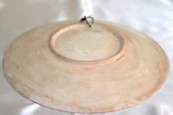 İznik motifli, el boyaması, sanatçı imzalı  Kütahya  porselen  tabak. haliyle. Tamir görmüştür. Ç:30 cm